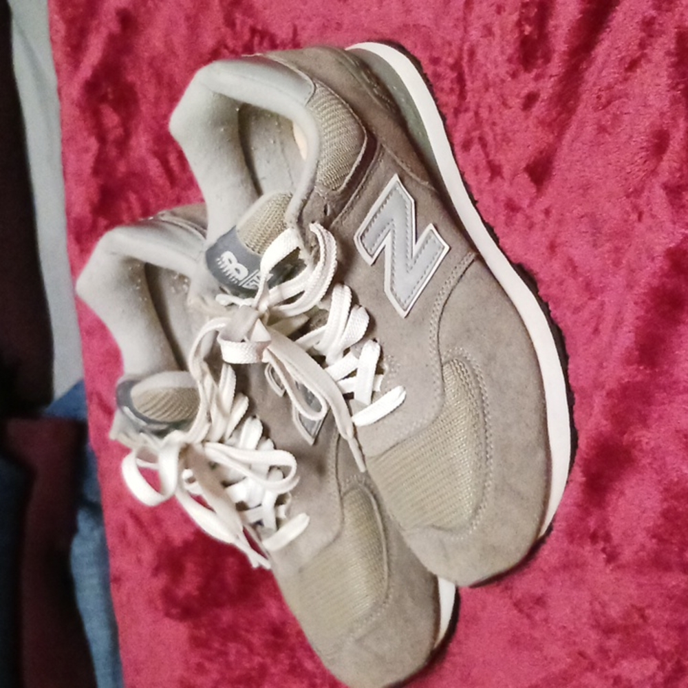 Grey&White 574 New Balances. Size8 1/2
